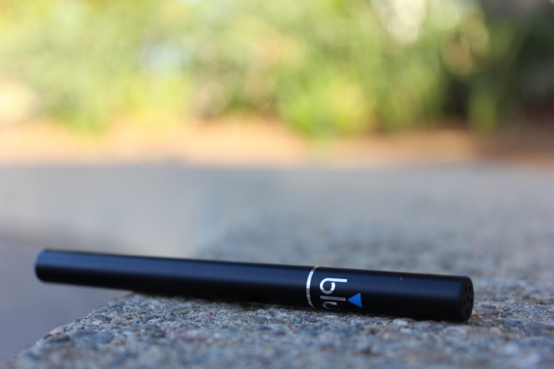magasin-CUEBRIS-min_e_cigarette_vaping_blu_cigs_blu_electronic_cigarette_tobacco_cigarette_smoke-637061